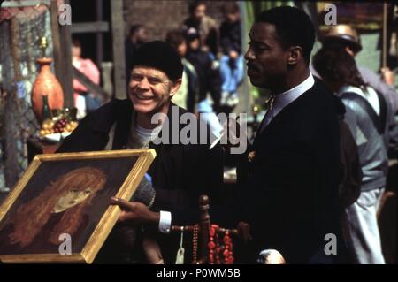 Original Film Title: WELCOME TO COLLINWOOD.  English Title: WELCOME TO COLLINWOOD.  Film Director: ANTHONY RUSSO.  Year: 2002.  Stars: WILLIAM H. MACY; ISAIAH WASHINGTON. Credit: WARNER BROS. PICTURES / Album Stock Photo