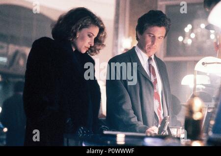 Original Film Title: SOMEONE TO WATCH OVER ME.  English Title: SOMEONE TO WATCH OVER ME.  Film Director: RIDLEY SCOTT.  Year: 1987.  Stars: MIMI ROGERS; TOM BERENGER. Credit: COLUMBIA PICTURES / Album Stock Photo