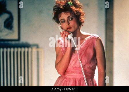 WOMEN TALKING DIRTY (1999) HELENA BONHAM CARTER WMTD 011 Stock Photo