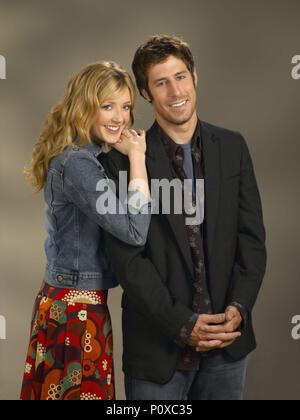 Original Film Title: COMMITTED-TV.  English Title: COMMITTED.  Film Director: GARY HALVORSON.  Year: 2005.  Stars: JENNIFER FINNIGAN; JOSH COOKE. Credit: NBC / Album Stock Photo