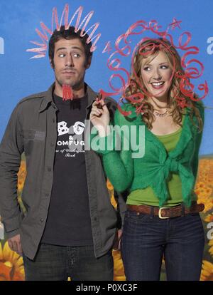 Original Film Title: COMMITTED-TV.  English Title: COMMITTED.  Film Director: GARY HALVORSON.  Year: 2005.  Stars: JENNIFER FINNIGAN; JOSH COOKE. Credit: NBC / Album Stock Photo