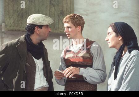 Original Film Title: AL SUR DE GRANADA.  English Title: SOUTH FROM GRANADA.  Film Director: FERNANDO COLOMO.  Year: 2003.  Stars: GUILLERMO TOLEDO; MATTHEW GOODE. Credit: FERNANDO COLOMO PC/SOGECINE / Album Stock Photo