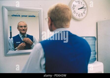 Original Film Title: ONE HOUR PHOTO.  English Title: ONE HOUR PHOTO.  Film Director: MARK ROMANEK.  Year: 2002.  Stars: ROBIN WILLIAMS. Credit: 20TH CENTURY FOX / DUHAMEL, FRANÇOIS / Album Stock Photo