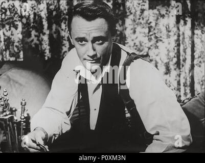 Original Film Title: THE SPY WITH MY FACE.  English Title: THE SPY WITH MY FACE.  Film Director: JOHN NEWLAND.  Year: 1965.  Stars: ROBERT VAUGHN. Credit: M.G.M / Album Stock Photo