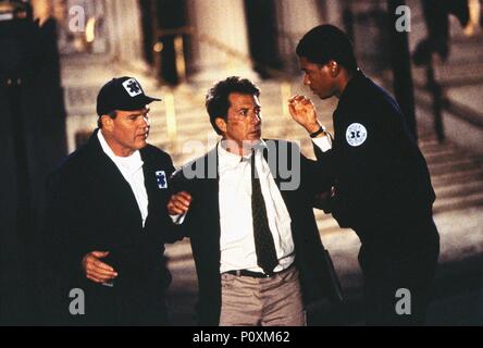 Original Film Title: MAD CITY.  English Title: MAD CITY.  Film Director: CONSTANTIN COSTA-GAVRAS.  Year: 1997.  Stars: DUSTIN HOFFMAN. Credit: WARNER BROTHERS / CLOSE, MURRAY / Album Stock Photo