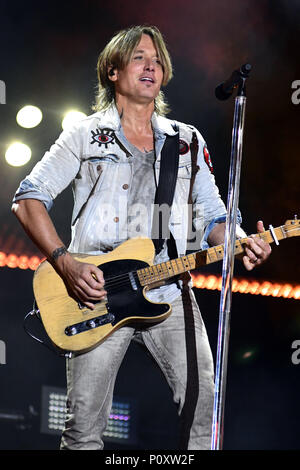 Nashville, Tennessee, USA. 9th June, 2018. 09 June 2018 - Nashville, Tennessee - Keith Urban. 2018 CMA Music Festival Nightly Concert held at Nissan Stadium. Photo Credit: Dara-Michelle/AdMedia Credit: Dara-Michelle/AdMedia/ZUMA Wire/Alamy Live News Stock Photo