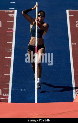 Stockholm, Sweden. 10th Jun, 2018. Woman pole vault with Angelica Bengtsson (SWE) at in Diamond league during the Bauhaus event at the Olympic arena Stockholm Stadion in hot weather. Credit: Stefan Holm/Alamy Live News Stock Photo