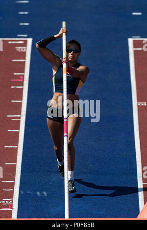 Stockholm, Sweden. 10th Jun, 2018. Woman pole vault with Angelica Bengtsson (SWE) at in Diamond league during the Bauhaus event at the Olympic arena Stockholm Stadion in hot weather. Credit: Stefan Holm/Alamy Live News Stock Photo