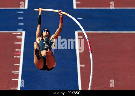 Stockholm, Sweden. 10th Jun, 2018. Woman pole vault with Angelica Bengtsson (SWE) at in Diamond league during the Bauhaus event at the Olympic arena Stockholm Stadion in hot weather. Credit: Stefan Holm/Alamy Live News Stock Photo