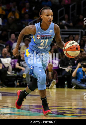 Chicago Sky guard Jamierra Faulkner (21) shoots during the first half ...