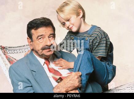 Original Film Title: DENNIS THE MENACE.  English Title: DENNIS THE MENACE.  Film Director: NICK CASTLE.  Year: 1993.  Stars: WALTER MATTHAU; MASON GAMBLE. Credit: WARNER BROTHERS / Album Stock Photo