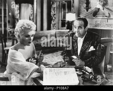 Original Film Title: BORN YESTERDAY.  English Title: BORN YESTERDAY.  Film Director: GEORGE CUKOR.  Year: 1950.  Stars: BRODERICK CRAWFORD; JUDY HOLLIDAY. Credit: COLUMBIA PICTURES / Album Stock Photo