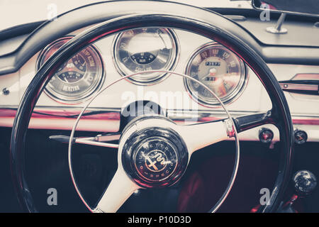 Dashboard of Alfa Romeo Giulietta Stock Photo - Alamy, alfa romeo giulietta  