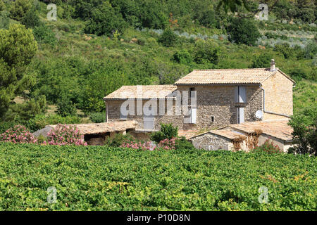 Crestet Vaison-la-Romaine Carpentras Vaucluse Provence-Alpes-Côte d'Azur France Stock Photo