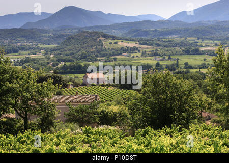 Crestet Vaison-la-Romaine Carpentras Vaucluse Provence-Alpes-Côte d'Azur France Stock Photo