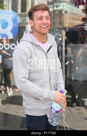 Harry Baron and Sam Thompson from Made in Chelsea seen at Global studios after doing radio interviews  Featuring: Sam Thompson Where: London, United Kingdom When: 10 May 2018 Credit: Michael Wright/WENN.com Stock Photo