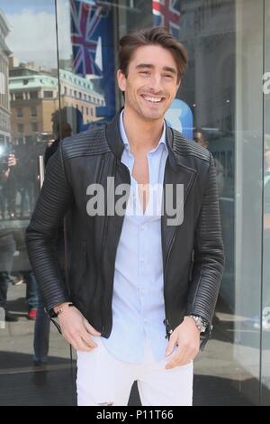 Harry Baron and Sam Thompson from Made in Chelsea seen at Global studios after doing radio interviews  Featuring: Harry Baron Where: London, United Kingdom When: 10 May 2018 Credit: Michael Wright/WENN.com Stock Photo