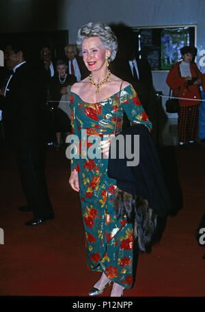 Washington DC, USA, December 3, 1995 Dina Merrill arrives at the John F. Kennedy Center For The Prefroming Arts to attend the annual Kennedy Center Honors program Stock Photo