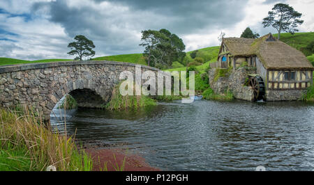 The Old Mill, Hobbiton, location of the Lord of the Rings and The Hobbit film trilogy, Hinuera, Matamata, New Zealand Stock Photo