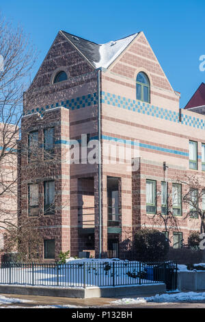 Post-modern housing complex in the Hyde Park neighborhood designed by David Swan Stock Photo