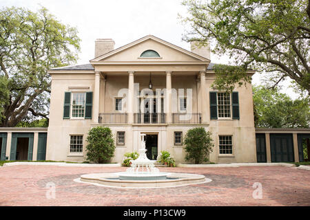 The west facade and Forecourt of Longue Vue House in New Orleans, Louisiana, USA. Stock Photo