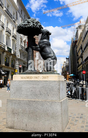 The Bear and the Strawberry Tree, el Oso y el Madrono, Statue of the symbol of Madrid, Plaza de Puerta del sol, Spain. May 2018 Stock Photo