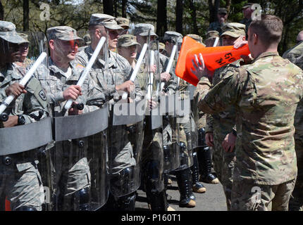 military conduct detachment 506th soldiers police alamy assistance