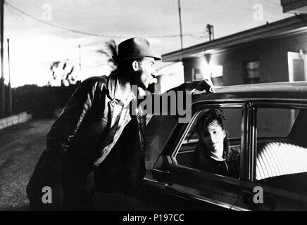 Original Film Title: STRANGER THAN PARADISE.  English Title: STRANGER THAN PARADISE.  Film Director: JIM JARMUSCH.  Year: 1984.  Stars: RICHARD EDSON; ESZTER BALINT. Credit: GROKENBERGER FILM PRODUCTION/CINESTHESIA / Album Stock Photo