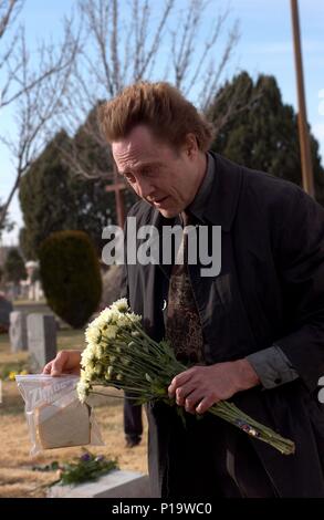 Original Film Title: AROUND THE BEND.  English Title: AROUND THE BEND.  Film Director: JORDAN ROBERTS.  Year: 2004.  Stars: CHRISTOPHER WALKEN. Credit: WARNER BROS. / JACOBS, NEIL / Album Stock Photo