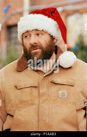 Original Film Title: SURVIVING CHRISTMAS.  English Title: SURVIVING CHRISTMAS.  Film Director: MIKE MITCHELL.  Year: 2004.  Stars: JAMES GANDOLFINI. Credit: TM & DREAMWORKS / TENNER, SUZANNE / Album Stock Photo