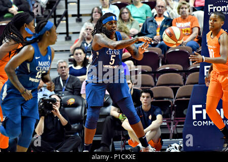 Connecticut, USA. 9th June, 2018. Minnesota forward, Lynetta Kizer, passes the ball during the WNBA game vs. The Minnesota Lynx held at Mohegan Sun Arena in Connecticut. The Sun won 89-75 . Ron Waite/CSM/Alamy Live News Stock Photo