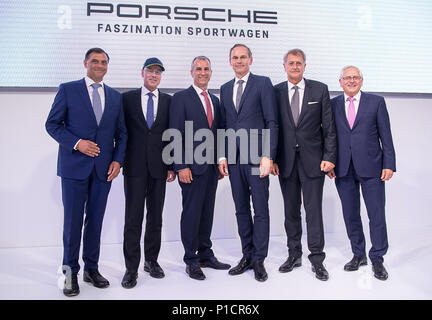 08 June 2018, Germany, Stuttgart: Michael Steiner (L-R), member of the board for Research and Development of Porsche AG, Andreas Haffner, member of the board for Human Resources and Social Service of Porsche AG, Albrecht Reimold, member of the board Production and Logistics of Porsche AG, Oliver Blume, CEO of Porsche AG, Detlev von Platen, member of the board Sales and Marketing of Porsche AG, and Uwe-Karsten Staedter, member of the board Procurement of Porsche AG, stand next to each other during the celebration '70 years Porsche sports cars' at the Porsche Museum. Photo: Sebastian Gollnow/dpa Stock Photo