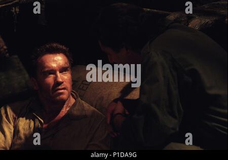 Original Film Title: COLLATERAL DAMAGE.  English Title: COLLATERAL DAMAGE.  Film Director: ANDREW DAVIS.  Year: 2002.  Stars: ARNOLD SCHWARZENEGGER. Credit: WARNER BROS. PICTURES / Album Stock Photo