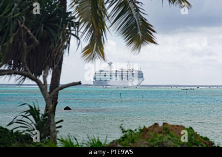 The Cruise Liner MS Paul Gauguin on Tour Around The Society Islands Rarotonga and Atutaki of the Pacific. Stock Photo