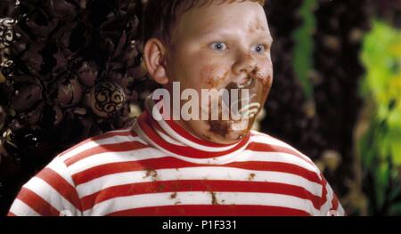 Original Film Title: CHARLIE AND THE CHOCOLATE FACTORY.  English Title: CHARLIE AND THE CHOCOLATE FACTORY.  Film Director: TIM BURTON.  Year: 2005.  Stars: PHILLIP WIEGRATZ. Credit: WARNER BROS. / Album Stock Photo