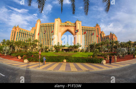 Atlantis, The Palm hotel located at the apex of the Palm Jumeira Stock Photo