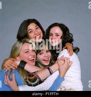 Original Film Title: THE SISTERHOOD OF THE TRAVELING PANTS.  English Title: THE SISTERHOOD OF THE TRAVELING PANTS.  Film Director: KEN KWAPIS.  Year: 2005.  Stars: AMBER TAMBLYN; ALEXIS BLEDEL; AMERICA FERRERA; BLAKE LIVELY. Credit: WARNER BROS. / PERA, DIYAH / Album Stock Photo