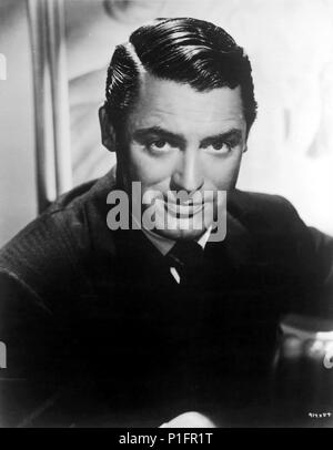 Original Film Title: ARSENIC AND OLD LACE.  English Title: ARSENIC AND OLD LACE.  Film Director: FRANK CAPRA.  Year: 1944.  Stars: CARY GRANT. Credit: WARNER BROTHERS / Album Stock Photo