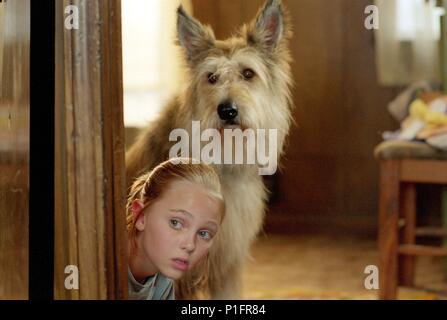 Original Film Title: BECAUSE OF WINN-DIXIE.  English Title: BECAUSE OF WINN-DIXIE.  Film Director: WAYNE WANG.  Year: 2005.  Stars: ANNASOPHIA ROBB. Credit: 20TH CENTURY FOX / Album Stock Photo