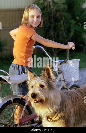 Original Film Title: BECAUSE OF WINN-DIXIE.  English Title: BECAUSE OF WINN-DIXIE.  Film Director: WAYNE WANG.  Year: 2005.  Stars: ANNASOPHIA ROBB. Credit: 20TH CENTURY FOX / Album Stock Photo