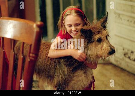 Original Film Title: BECAUSE OF WINN-DIXIE.  English Title: BECAUSE OF WINN-DIXIE.  Film Director: WAYNE WANG.  Year: 2005.  Stars: ANNASOPHIA ROBB. Credit: 20TH CENTURY FOX / Album Stock Photo