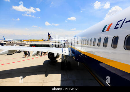 Ryanair Boeing 737-800 aircraft, Adolfo Suarez Barajas airport, Aeropuerto, Madrid, Spain. May 2018 Stock Photo