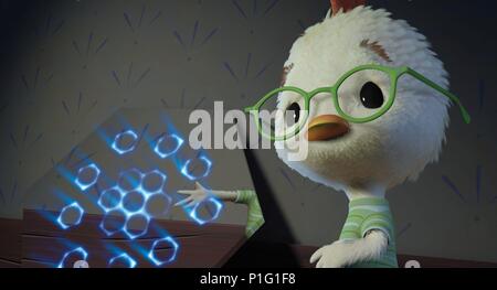 Original Film Title: CHICKEN LITTLE.  English Title: CHICKEN LITTLE.  Film Director: MARK DINDAL.  Year: 2005. Credit: WALT DISNEY PICTURES / Album Stock Photo