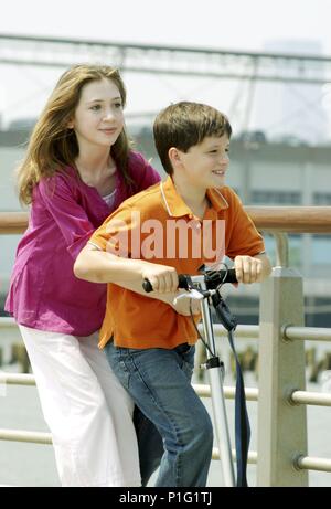 Original Film Title: LITTLE MANHATTAN.  English Title: LITTLE MANHATTAN.  Film Director: MARK LEVIN.  Year: 2005.  Stars: JOSH HUTCHERSON; CHARLIE RAY. Credit: 20TH CENTURY FOX / BAILEY, K.C. / Album Stock Photo