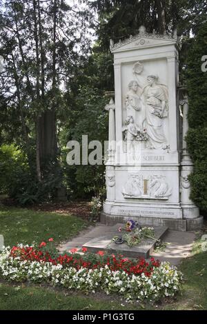 . Viena / Wien; tumba de Franz Schubert en el (cementerio) 'Zentralfriedhof'. Stock Photo