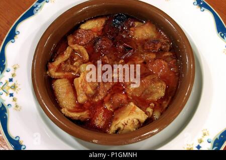 Logroño: restaurante / hotel 'Palacios'; (ex Tirachinas + El Museo); comedor. Stock Photo