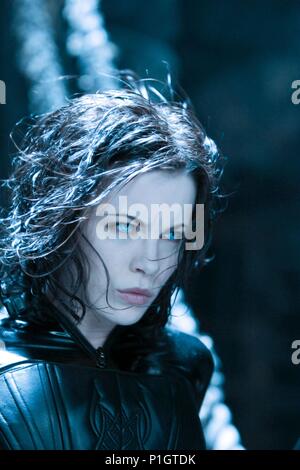 Original Film Title: UNDERWORLD: EVOLUTION.  English Title: UNDERWORLD: EVOLUTION.  Film Director: LEN WISEMAN.  Year: 2006.  Stars: KATE BECKINSALE. Credit: LAKESHORE ENTERTAINMENT/SCREEN GERMS INC. / Album Stock Photo