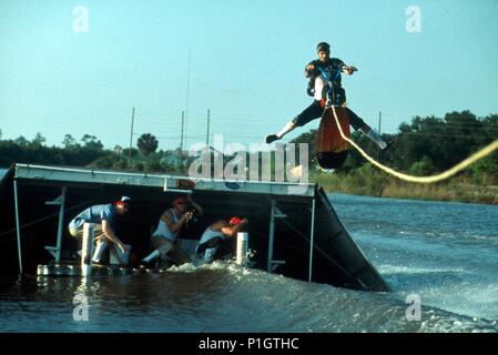 Original Film Title: JACKASS, THE MOVIE.  English Title: JACKASS, THE MOVIE.  Film Director: JEFF TREMAINE.  Year: 2002.  Stars: CHRIS PONTIUS; EHREN MCHEHEY; RYAN DUNN; MATT HOFFMAN. Credit: DICKHOUSE PRODUCTIONS/MTV FILMS/LYNCH SIDEROW/PARAMOUNT / Album Stock Photo