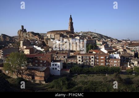 SPAIN - LA RIOJA - Rioja Baja (district). Autol; vista del pueblo con Iglesia y restos del Castillo en lo alto. Stock Photo