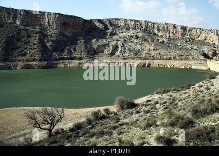 SPAIN - ARAGON - Campo de Cariñena (district) - Saragossa Zaragoza. Mezalocha; embalse - pantano de Mezalocha. Stock Photo